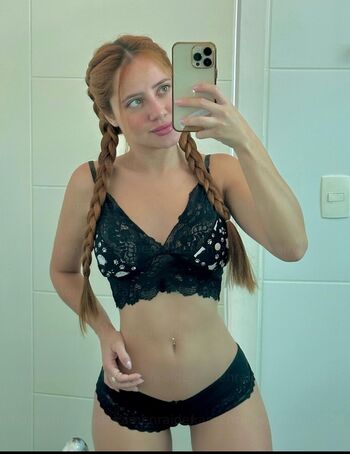 Jennefer Karoline