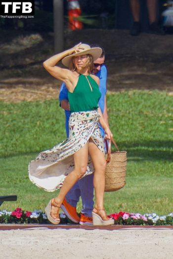 Jennifer Aniston