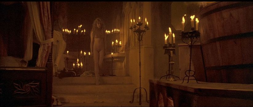 Jennifer Jason Leigh