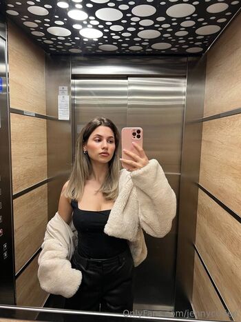 jennycutiee