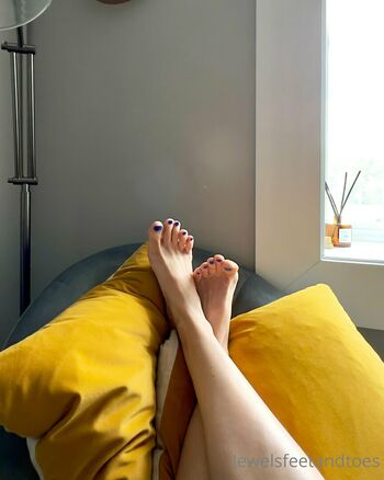 jewelsfeetandtoes