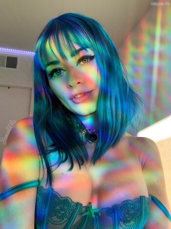 Jewelz Blu