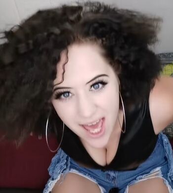 Joana Headbang