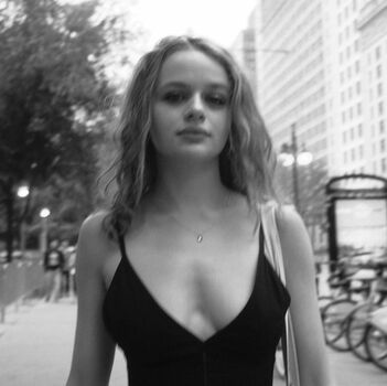 Joey King