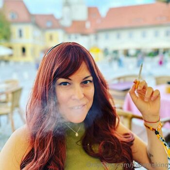 jojosmoking