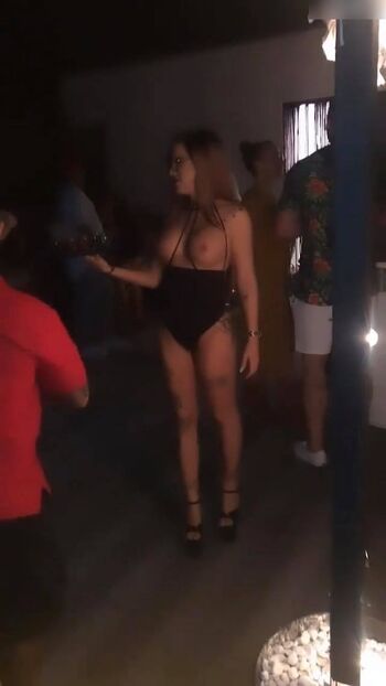 Jomina / J_giniseverything_ / monique