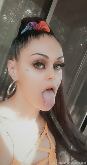 joslynnn_rose