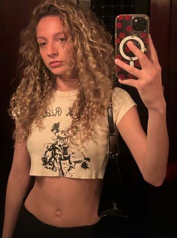 Julia Dicesare