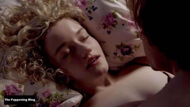Julia Garner