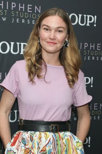 Julia Stiles