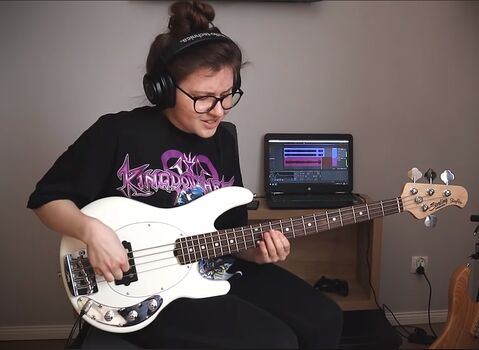 juliaplaysgroove
