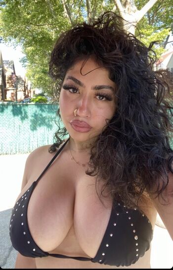 Julie.Azi