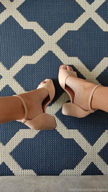 julie.bigfeet