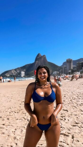Julie Santos