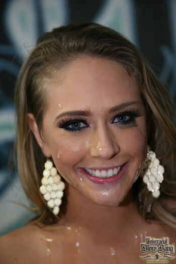 Kagney Linn Karter