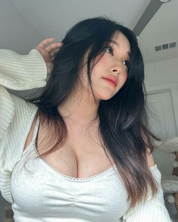 Kang Hee Yoon