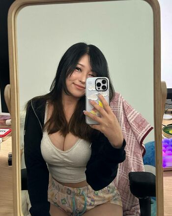 Kang Hee Yoon
