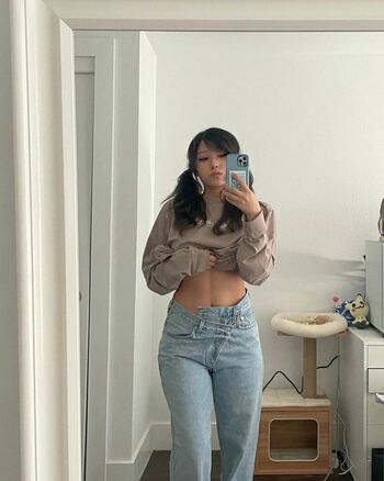Kang Hee Yoon