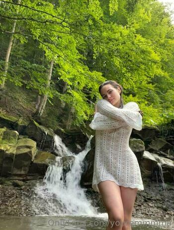 kate_greey