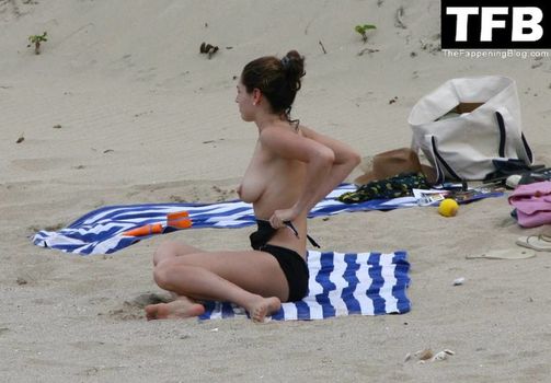 Kelly Brook