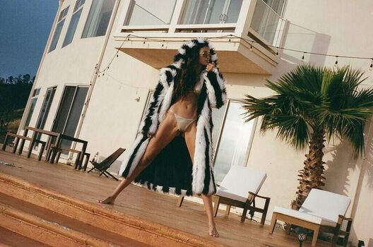 Kelly Gale