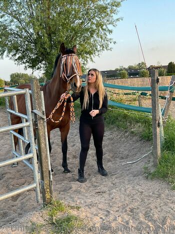 kellymilanaughtycowgirl