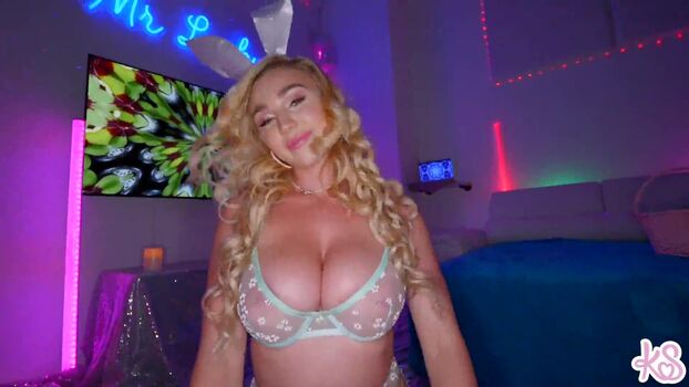 Kendra Sunderland