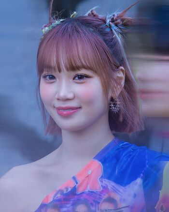 Kim Chaewon