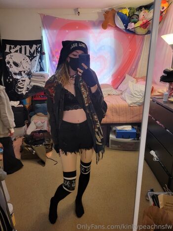 kinkypeachnsfw