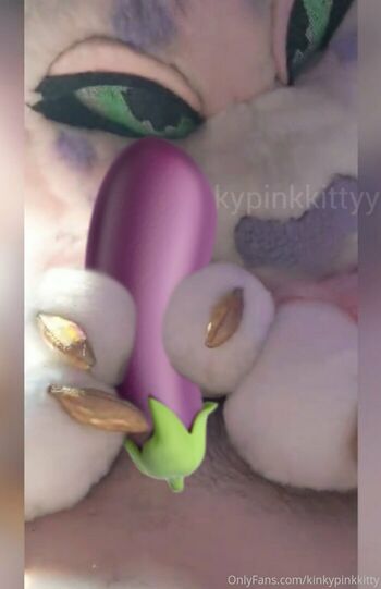 kinkypinkkitty