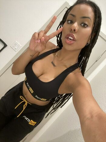 Kira Noir