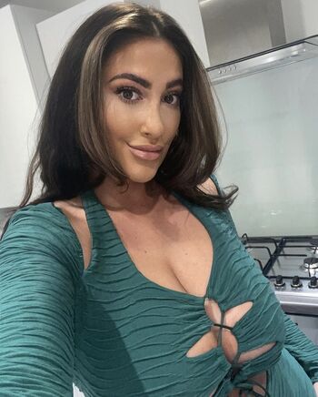 Kirstie V
