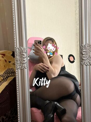 Kitty Keettt