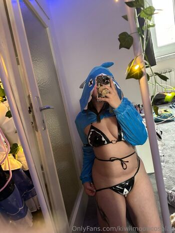 kiwiimooncosplay