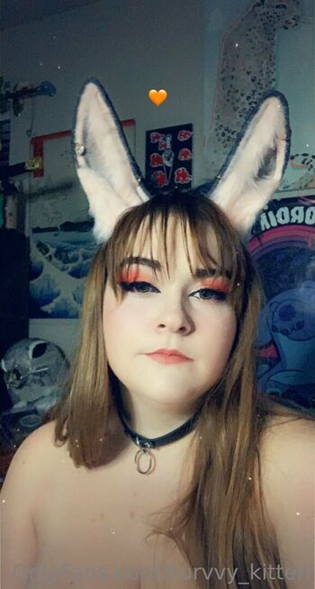 kurvvy_kitten