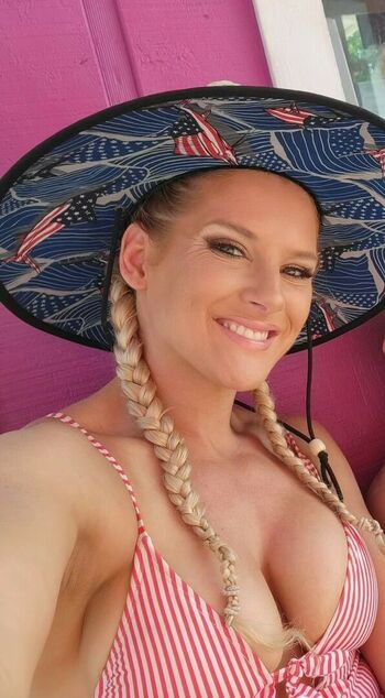 Lacey Evans