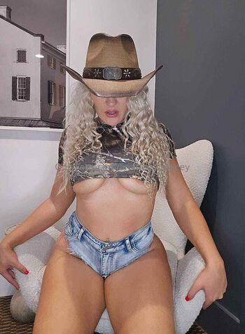 Lacey Evans