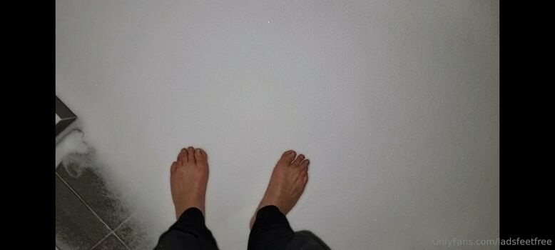 ladsfeetfree