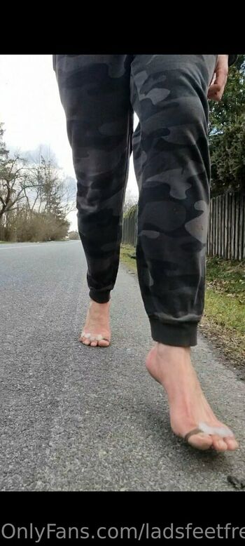 ladsfeetfree