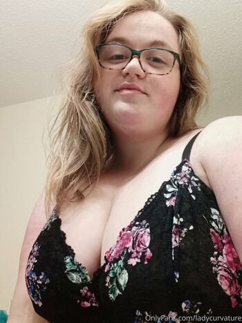 ladykeepsherlegsopen