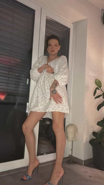 Lana Devone