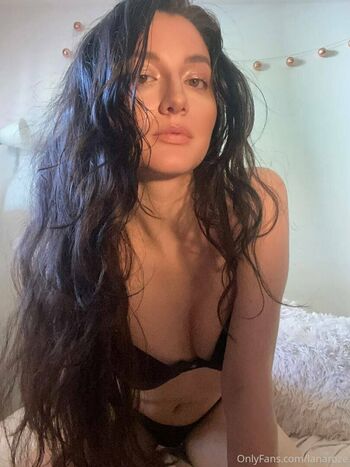Lana Lanaroseof