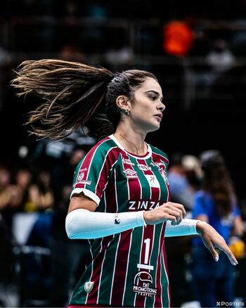 Lara Nobre