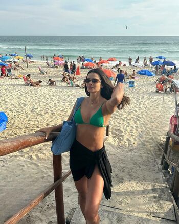 Lara Nobre