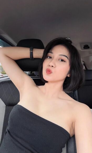 Laras Kinanda Putri