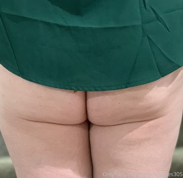 largeboobies305