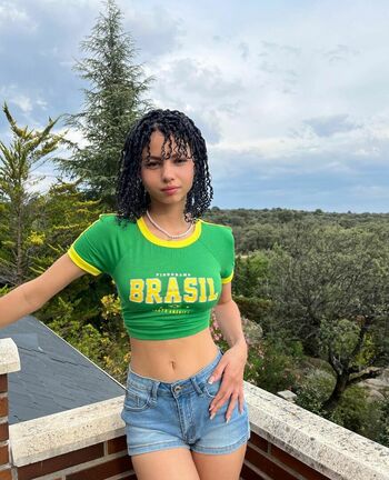 Larissa Kimberly