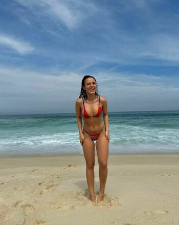 Larissa Manoela