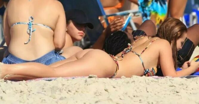 Larissa Manoela
