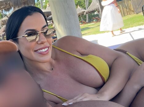 Larissa Tomasia